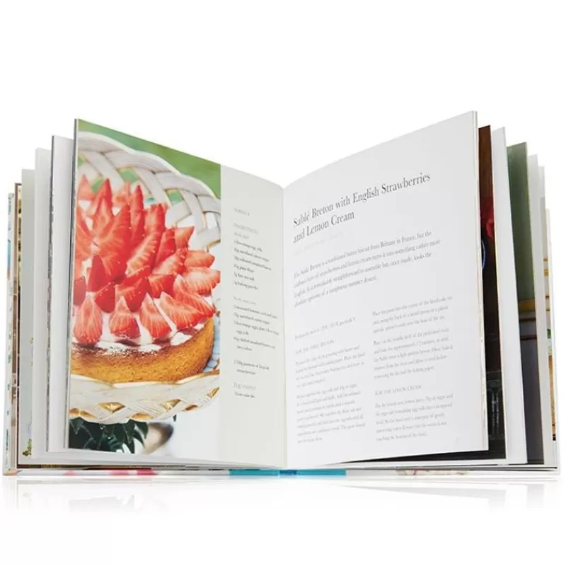 A Royal Cookbook: Seasonal Recipes From Buckingham Palace*Royal Collection Shop Store